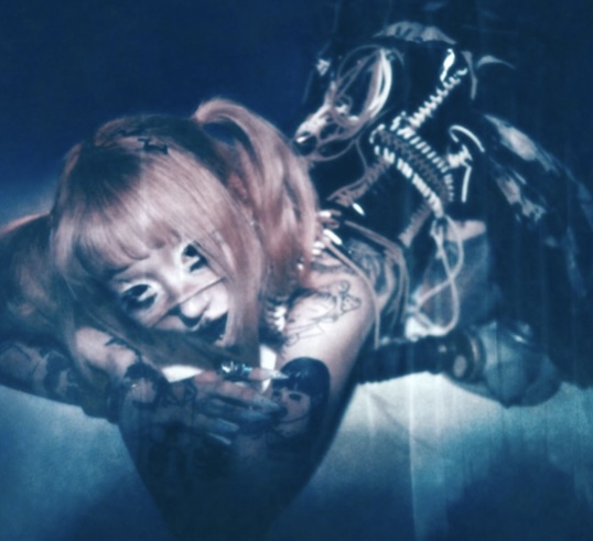 yeule, Musisi Singapura yang Mendunia, Rilis Title Track Albumnya "softscars"