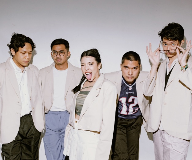 Lomba Sihir Merayakan Suka Duka Persahabatan di  Singel Terbaru “Selamanya”  