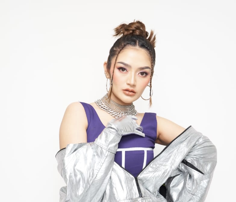 "Lagi Syantik" Siti Badriah Tembus 700 Juta Views di YouTube!