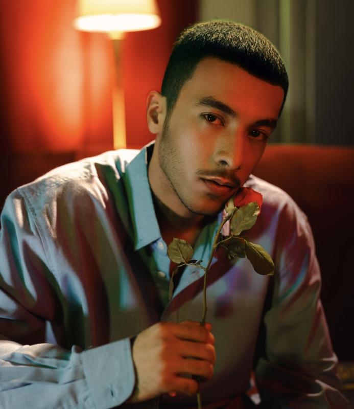 Aziz Hedra Kenalkan “Devastated” sebagai Trek Utama di EP Lesson di sertai dalam bentuk Video Musik