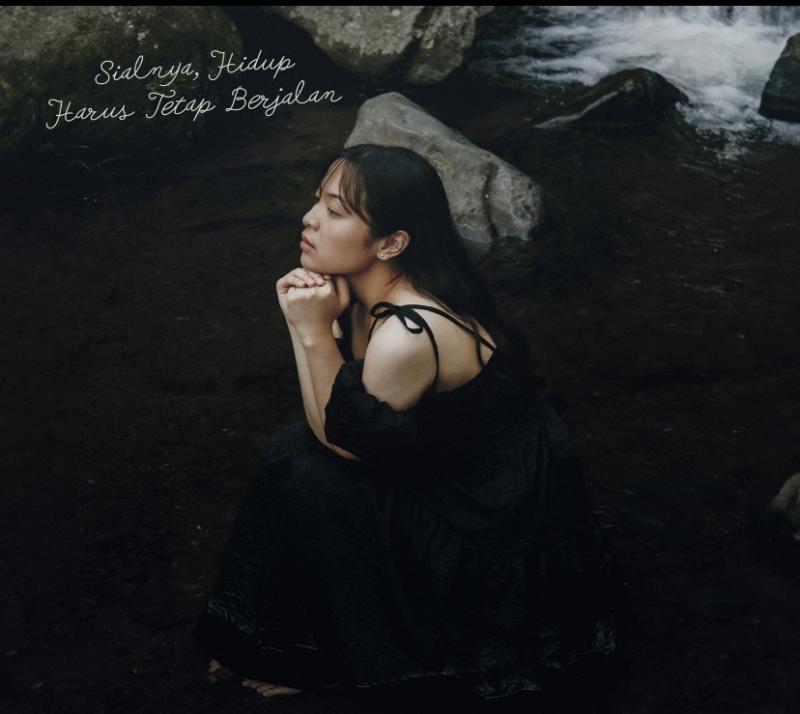 Bernadya Rilis Album Perdana "Sialnya, Hidup Harus Tetap Berjalan"