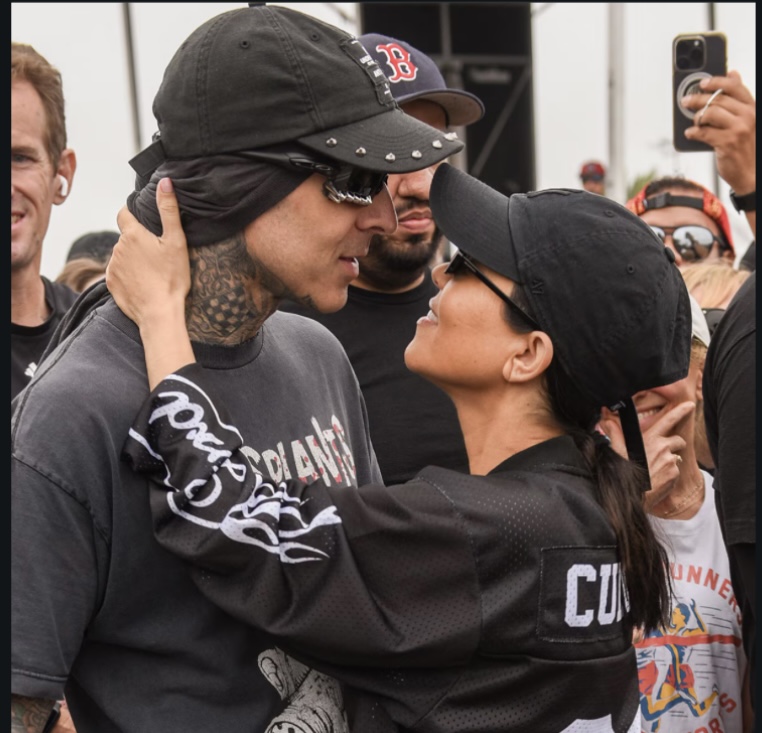 Kourtney Kardashian dan Travis Barker Ikut Serta dalam Acara Lari Run Travis Run 5K