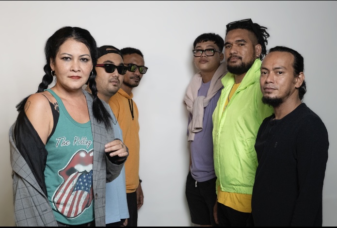  Melanie Subono dan Band Barunya, Melanie and PPK, Meramaikan Musik Indonesia