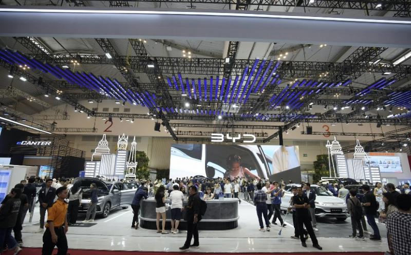 BYD Raih Kesuksesan di GIIAS 2024 dengan Order 2.920 Unit 