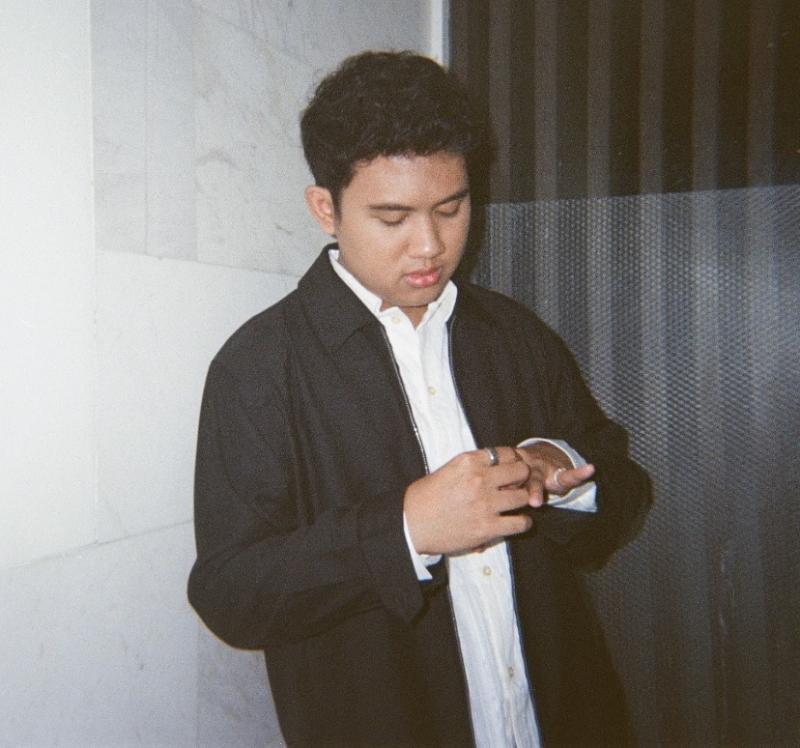 Yahya Hadir dengan Warna Baru Lewat Single "Sunset"