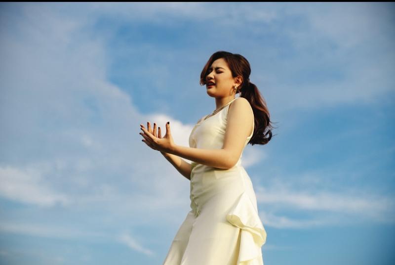 Meiska Adinda Rilis Video Musik ‘Keras Kepala’, Wakili Perasaan dalam Hubungan Berbeda Agama”