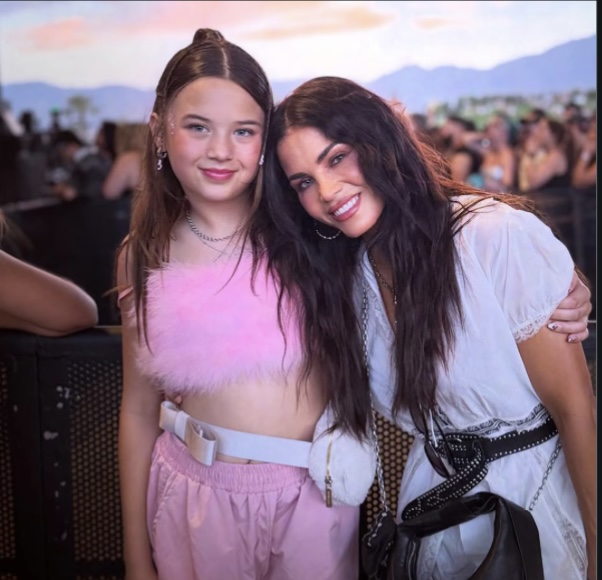  Jenna Dewan Hadiri Coachella Bersama Tunangan dan Putri 11 Tahun, Everly