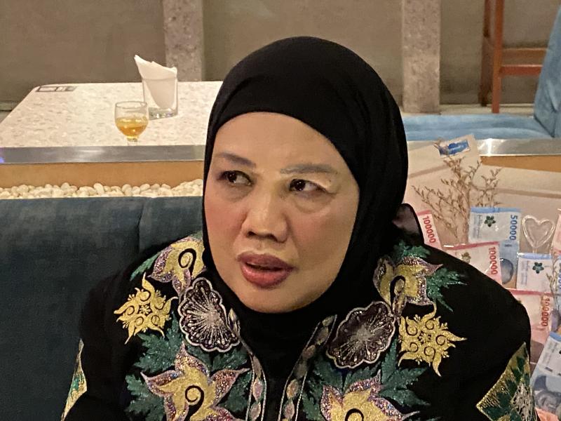 Curhat Elily Sugigi  Pernah Dituding Rebut Suami Orang hingga Mantan Suami Pindah Agama Demi Dirinya