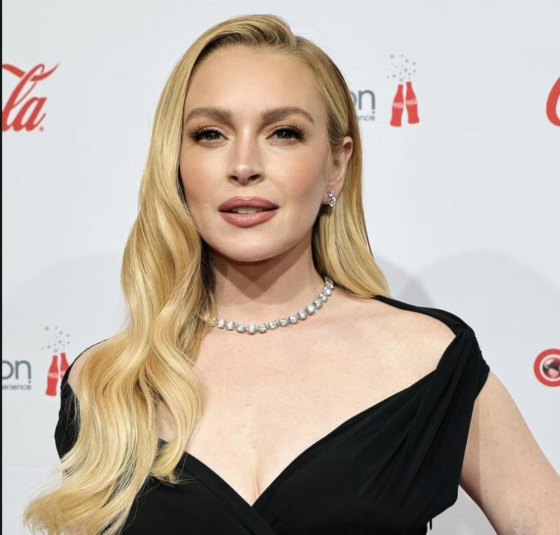  Lindsay Lohan Bantah Rumor Operasi Facelift, Sebut Gaya Hidup Sehat Sebagai Rahasia Penampilannya