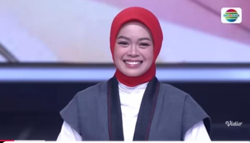 Lulu DA7 Tasikmalaya Bikin Panggung Indosiar Hangat, Juri Beri Catatan di Lagu ‘Terlalu Mencintaimu’