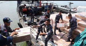 TNI AL Gagalkan Penyelundupan 5.120 Dus Rokok Ilegal dari Thailand di Perairan Riau