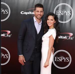 Olivia Munn Singgung Soal Aaron Rodgers: “Saya Tak Pernah Dapat Kredit Saat Dia Menang”