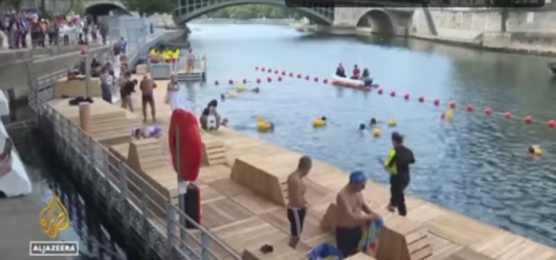 Setelah Lebih dari 100 Tahun, Warga Paris Akhirnya Bisa Berenang di Sungai Seine
