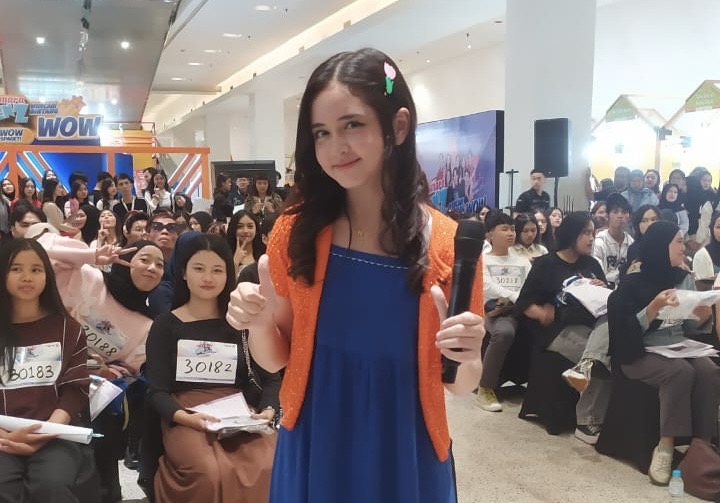 Ciara Nadine Brosnan Meriahkan Audisi “Asmara Gen Z” di Bandung, Ratusan Peserta Tampil Penuh Semangat