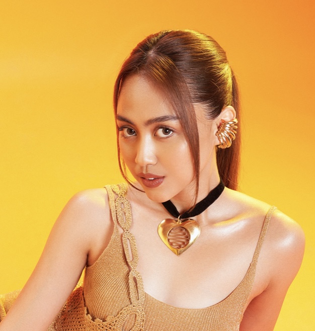 Sisca Saras Hadirkan Nuansa Baru Lewat “Tak Berakhir Sama” Versi Retro, Siap Kolaborasi dengan Aziz Hedra