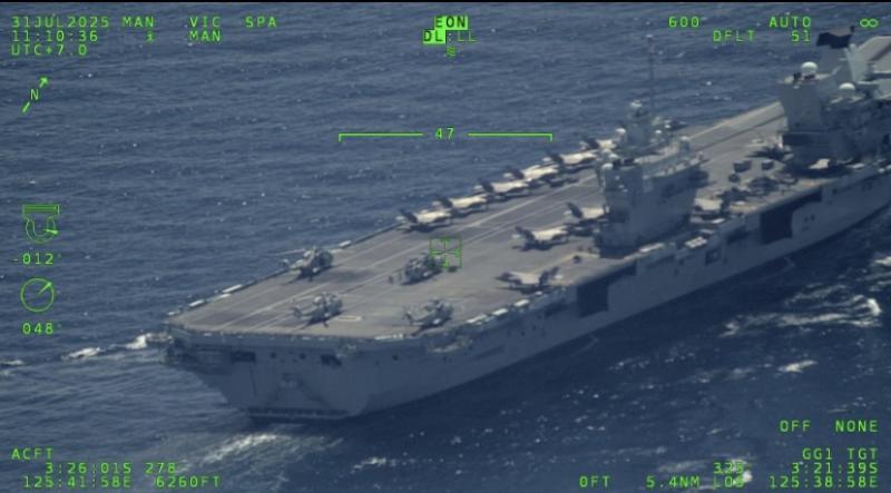 TNI AL Gelar Latihan Passex Bersama Armada Kapal Induk Inggris di Laut Banda