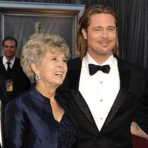  Brad Pitt Berduka Atas Wafatnya Sang Ibu, Jane Etta Pitt, di Usia 84 Tahun