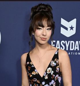 Bintang Modern Family Ganti Nama Jadi Frances Anderson, Rilis EP Perdana “Drown”