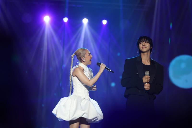 BCL Duet Bareng Ahn Hyo Seop HUT SCTV ke-35, Bikin Penonton Terpukau