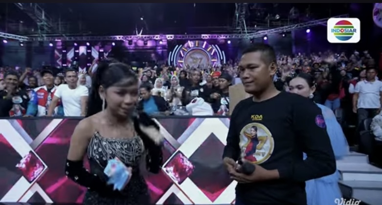 Dangdut Academy 7: April Cirebon Dapat Dukungan Rp10 Juta, Pendukungnya Hingga ke Taiwan