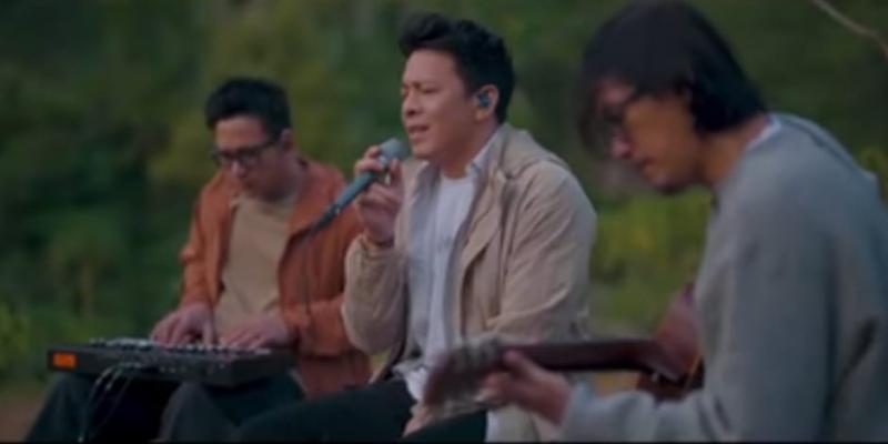  Ariel NOAH Nyanyikan “Sally Sendiri” di Watu Semaur Ponorogo, Suguhkan Perpaduan Musik dan Legenda Lokal
