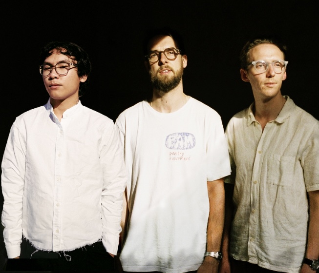 grentperez & HONNE Rilis Kolaborasi Dreamy “folding chairs on the moon”