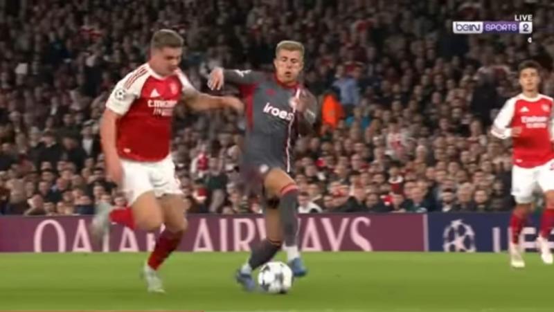  Arsenal Tundukkan Olympiakos Lewat Gol Cepat Martinetti, Reier Jadi Pahlawan di Bawah Mistar