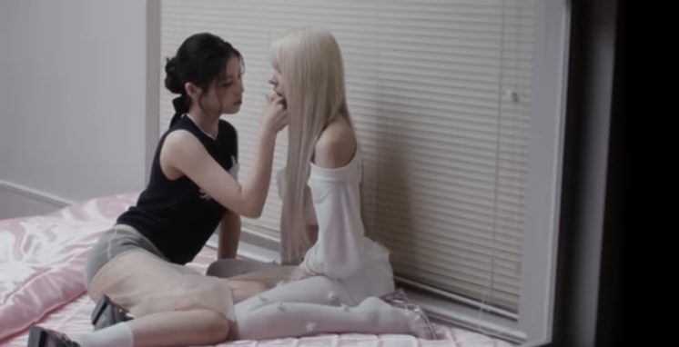  NMIXX Comeback dengan “SPINNIN’ ON IT”, Hadirkan Emosi Cinta Penuh Kekacauan