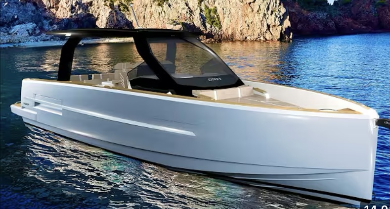 Field 39 XP, Kapal “Floating Party” dengan Performa Super dan Kenyamanan Modern