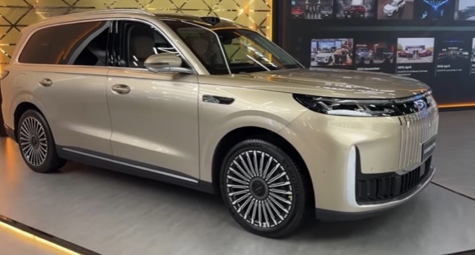  Chery Perkenalkan SUV Mewah Exlantics ET8: Kombinasi Teknologi Canggih dan Kemewahan Kelas Atas