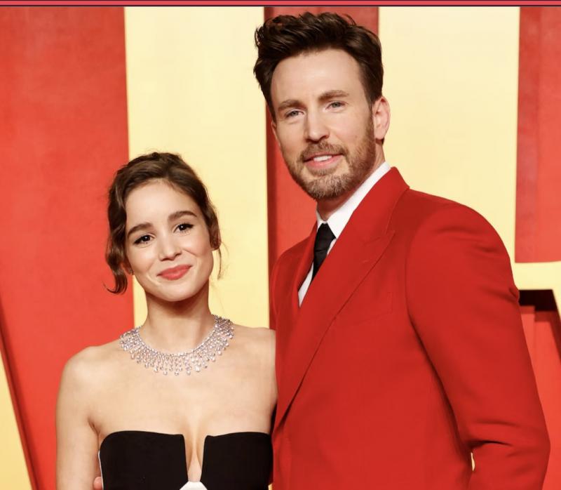  Chris Evans dan Alba Baptista Sambut Kelahiran Anak Pertama!