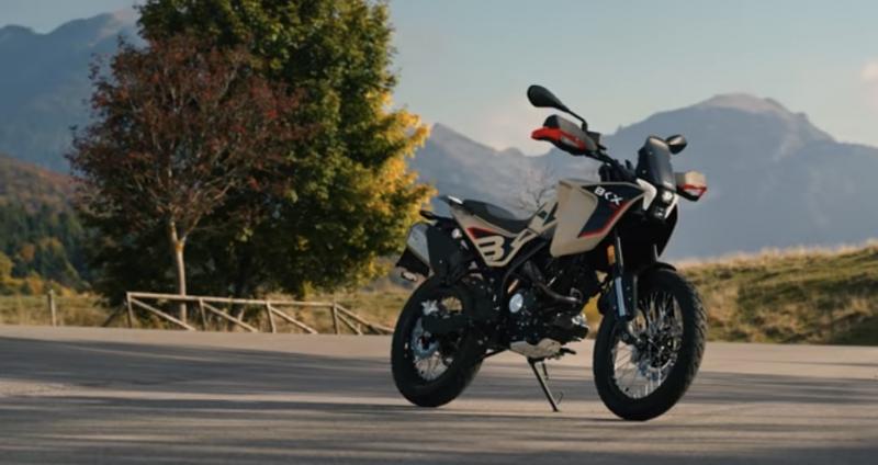  Benelli BKX 125 Resmi Meluncur: Motor Petualang Ringan untuk Generasi Baru 