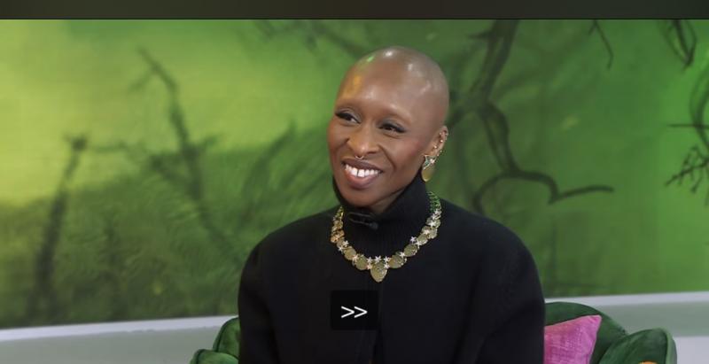  Cynthia Erivo Akui Naluri ‘Mama Bear’ Saat Lindungi Ariana Grande dari Fans di Singapura