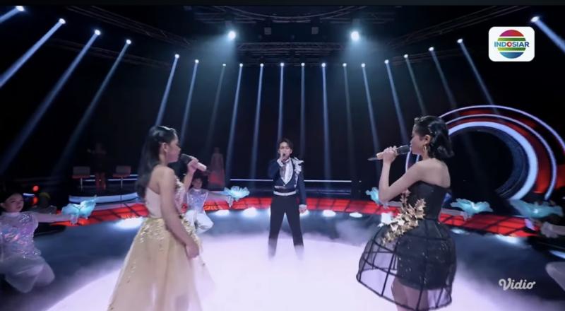 Arbil, Mila, dan Tasya Bikin Studio Indosiar Bergejolak: Kolaborasi “Mawar Putih” di D’Academy 7 Tuai Pujian Juri