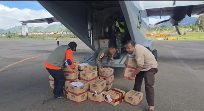  TNI AL Salurkan Bantuan Logistik untuk Korban Bencana di Takengon Aceh Tengah
