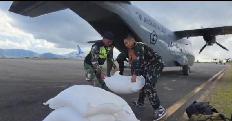  Aksi Cepat TNI AL: Logistik Udara Tembus Wilayah Terdampak Bencana di Aceh