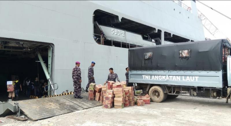 TNI AL Kerahkan KRI Makassar-590 Dukung Penanggulangan Bencana di Aceh