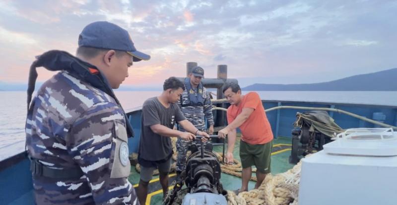 TNI AL Periksa Tug Boat Pengangkut Nikel Ore Diduga Langgar Aturan Pelayaran dan Pertambangan
