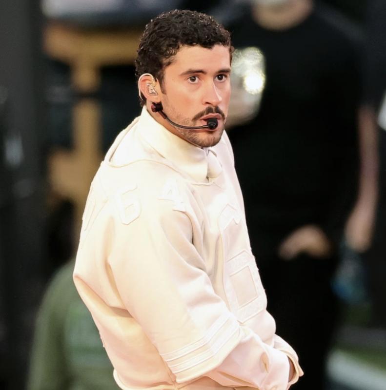  Bad Bunny Guncang Super Bowl LX 2026, Suguhkan Panggung Sarat Budaya Puerto Rico