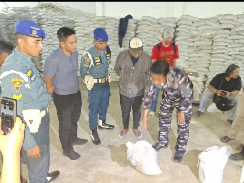 TNI AL Gagalkan Pengiriman 200 Ton Mineral Diduga Ilegal di Bangka Belitung