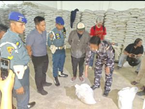 TNI AL Gagalkan Pengiriman 200 Ton Mineral Diduga Ilegal di Bangka Belitung