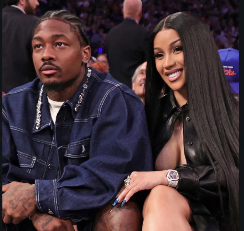 Cardi B Tanggapi Rumor Hubungan dengan Stefon Diggs Saat Konser di Los Angeles