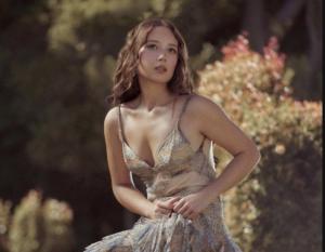  Laufey Umumkan Edisi Deluxe ‘A Matter of Time: The Final Hour’, Rilis 10 April