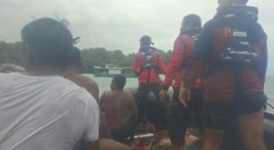   Prajurit TNI AL Selamatkan Empat Nelayan Korban Kecelakaan Laut di Perairan Bitung