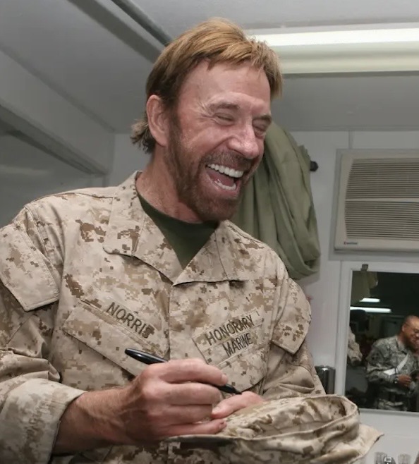  Kabar Duka: Chuck Norris Wafat, Dunia Kenang Sosok Legendaris