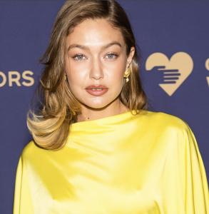  Gigi Hadid Buka Suara soal Namanya Muncul dalam Dokumen Jeffrey Epstein