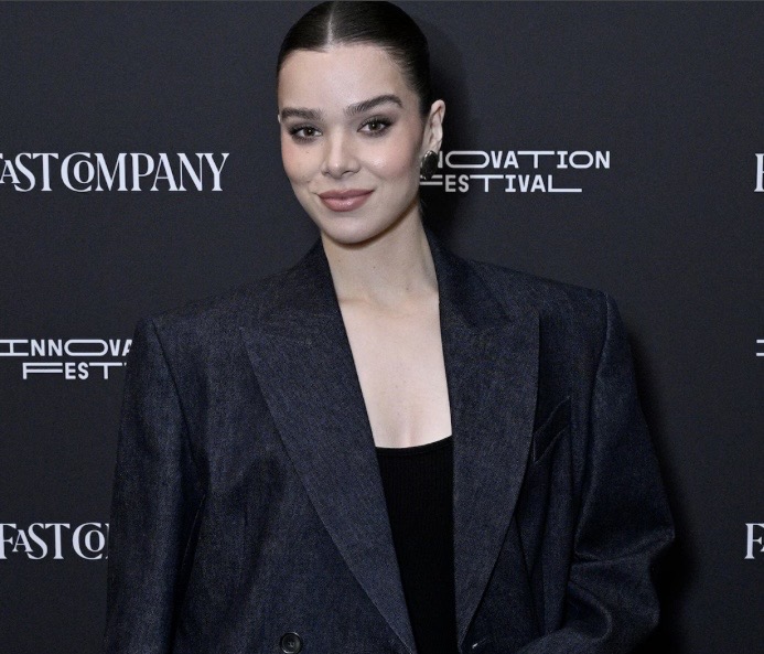  Hailee Steinfeld dan Josh Allen Sambut Kelahiran Putri Pertama, Nikmati Momen Bahagia Jadi Orang Tua 