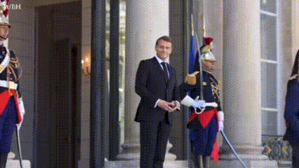  Prabowo Tiba di Istana Élysée, Bahas Kemitraan Strategis dengan Prancis