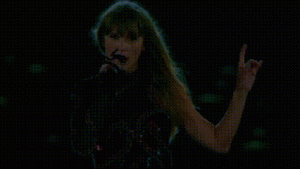 Taylor Swift Sentuh Emosi Lewat Lagu “Right Beside You”