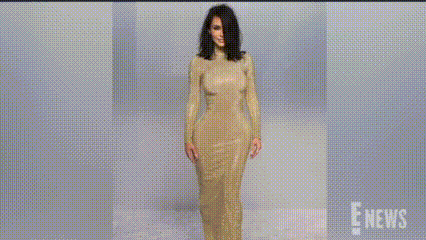 Kim Kardashian Jatuh ke Semak Sebelum Red Carpet, Tetap Tampil Sempurna di Afterparty Oscar 2026